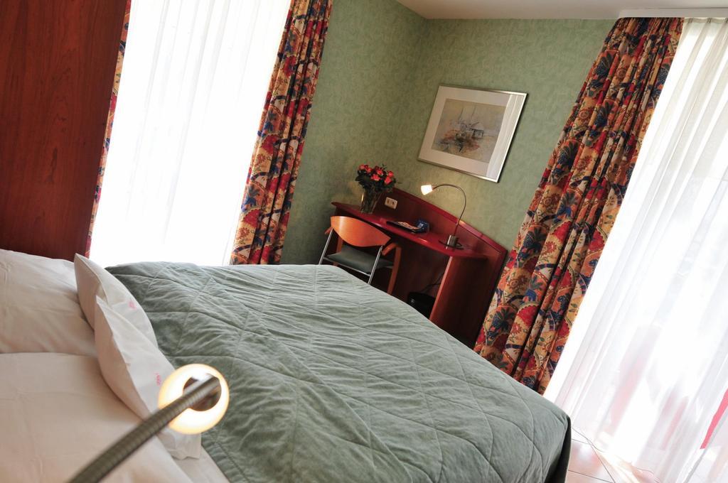 קלן Hotel Mado חדר תמונה