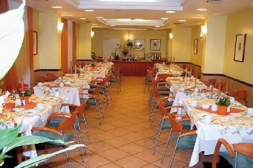 קלן Hotel Mado מסעדה תמונה